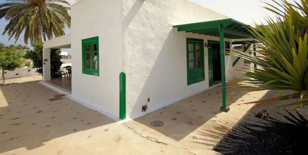 Villa - 3 Bedrooms with Pool - 103087