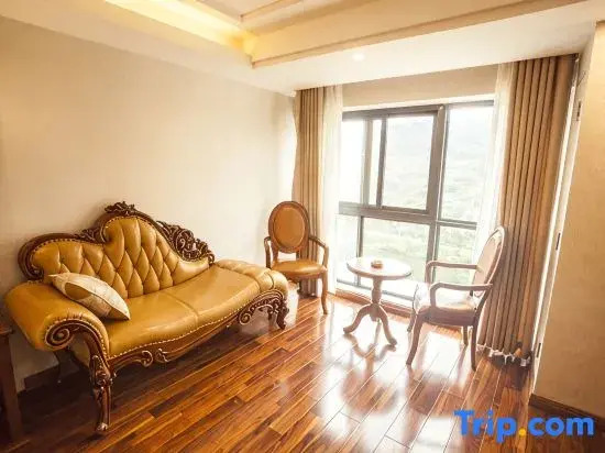 Kaiyang Tianping Hotel (High-speed Railway Station Jinhu Center)