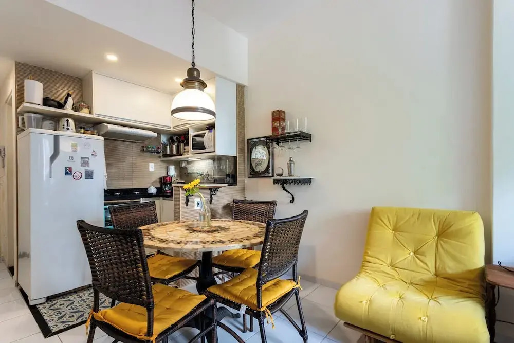Loft com Ar Condicionado e Wi-fi a 140m da Praia