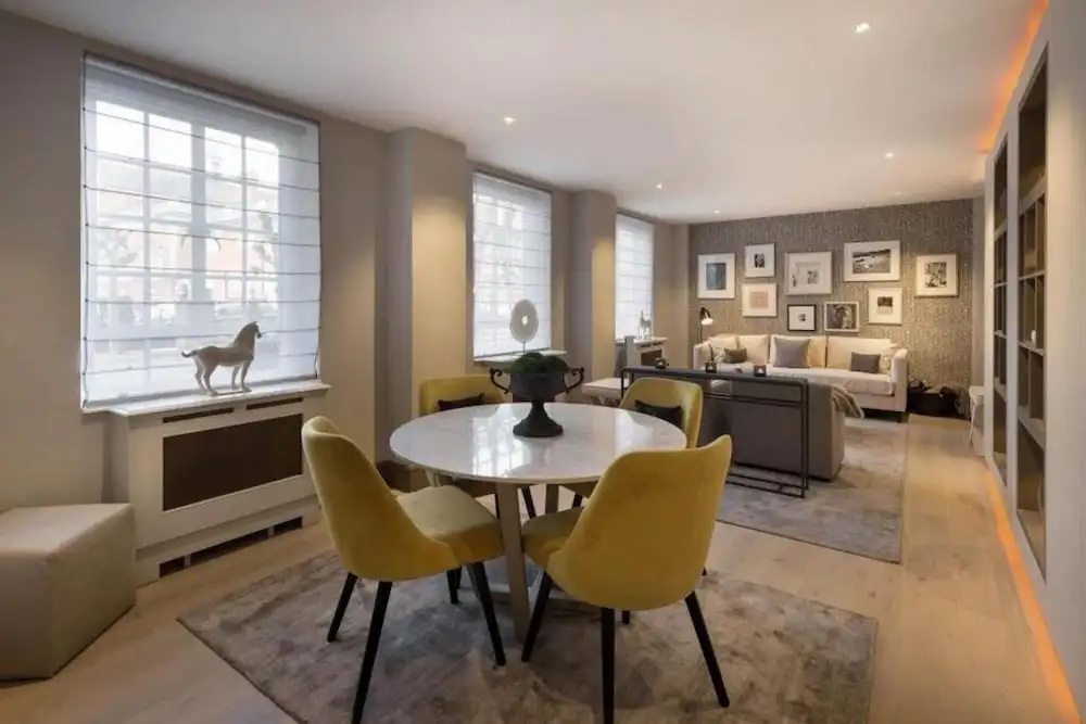 4-bedroom Apartment in the Heart of Chelsea