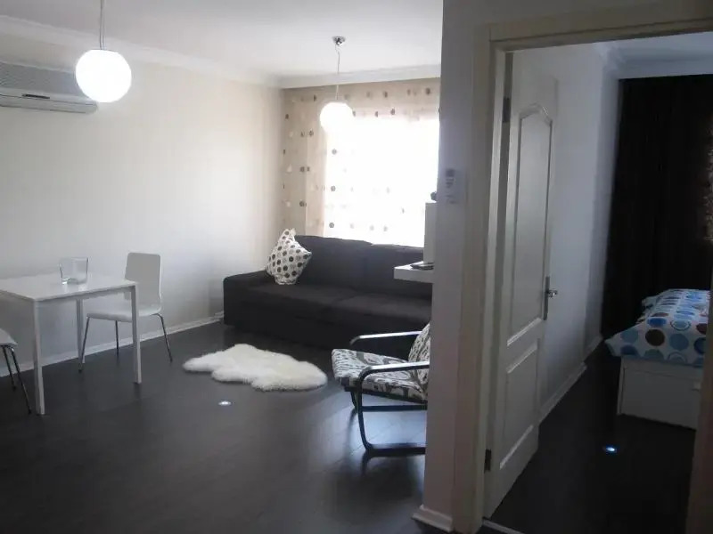 Zena House Bornova 2
