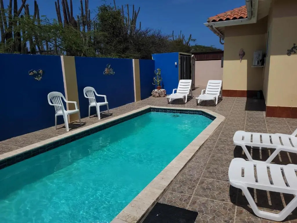 Cozy home under the Sun with Swimmingpool