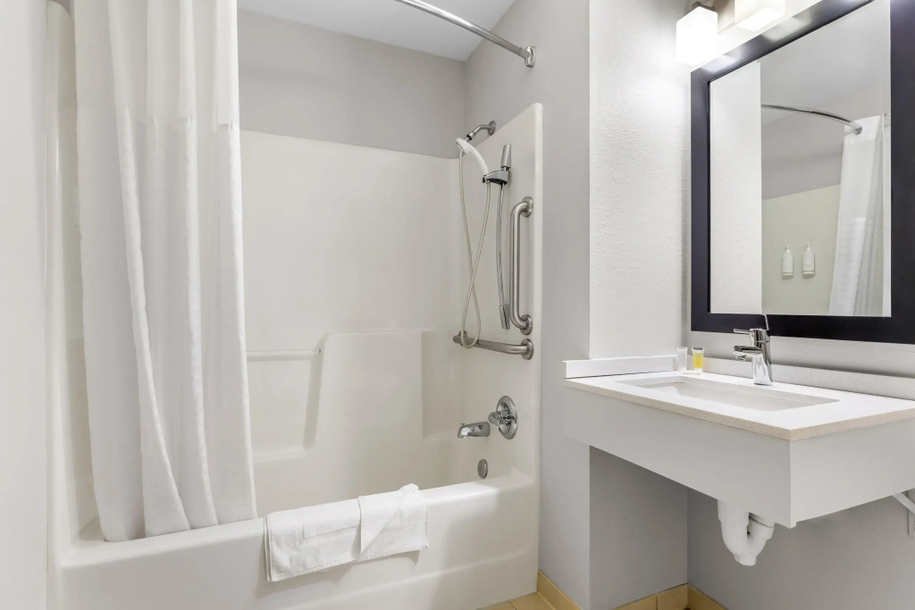 Microtel Inn & Suites by Wyndham Prairie du Chien