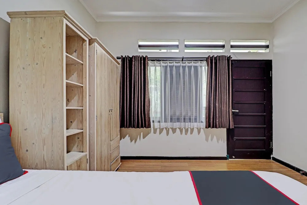 Capital O 92705 Lea Residence Dago Syariah
