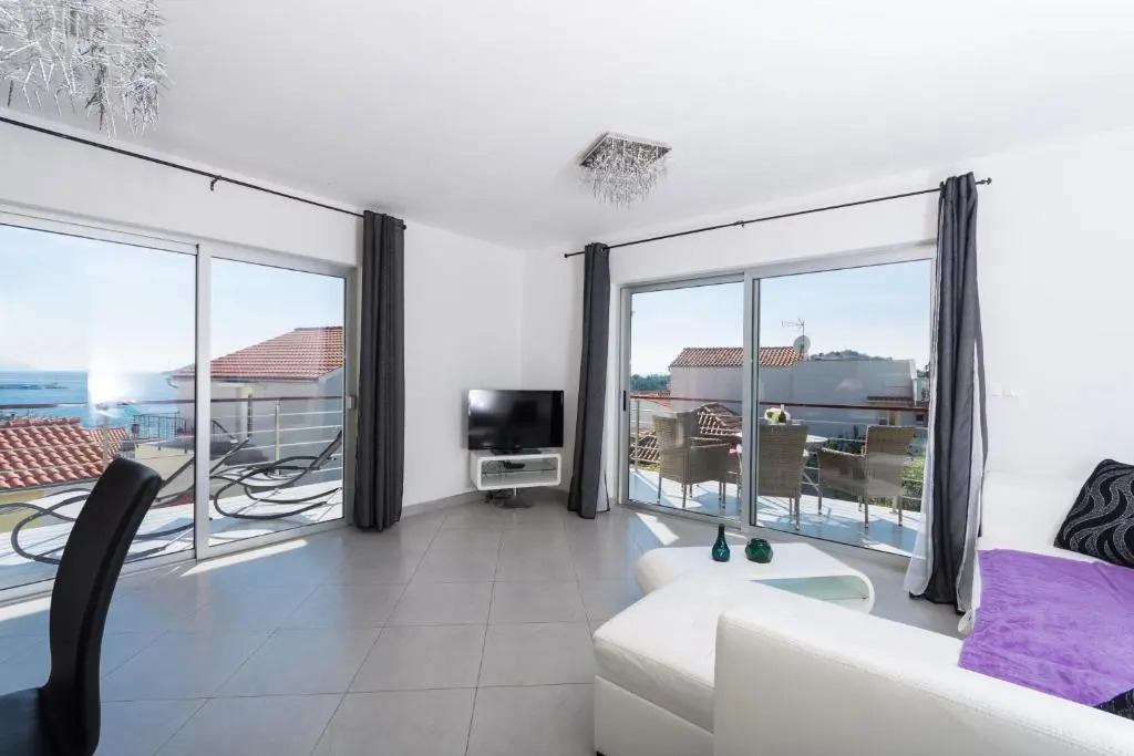 Villa White