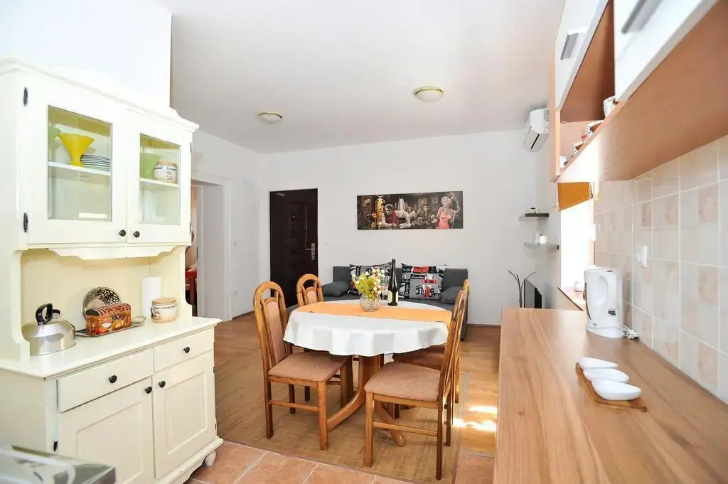 Apartment Doni