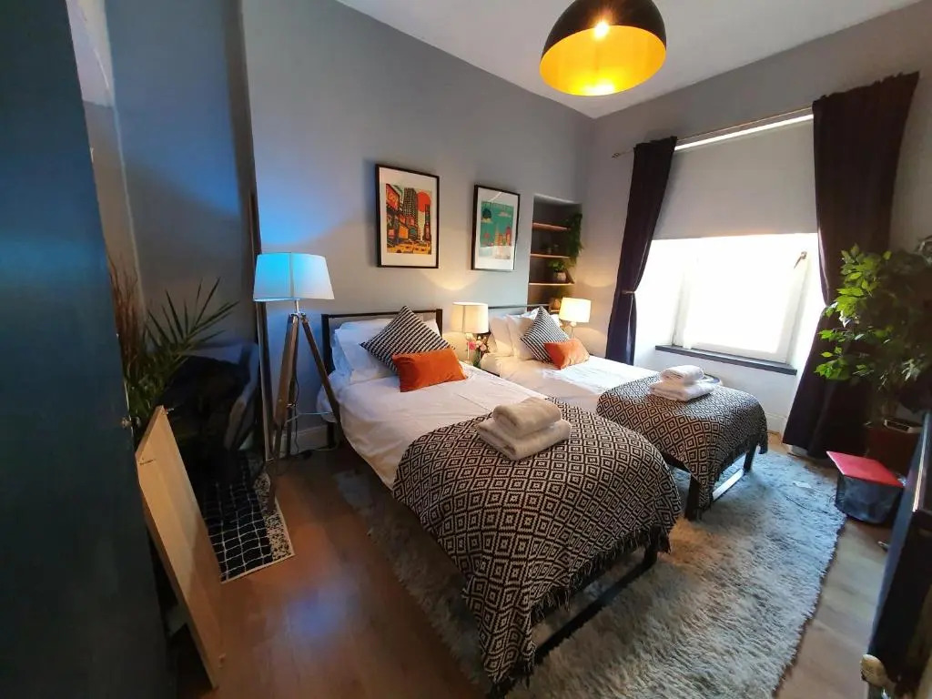 Cosy 3 bedroom flat in City Centre - can sleep up to 6
