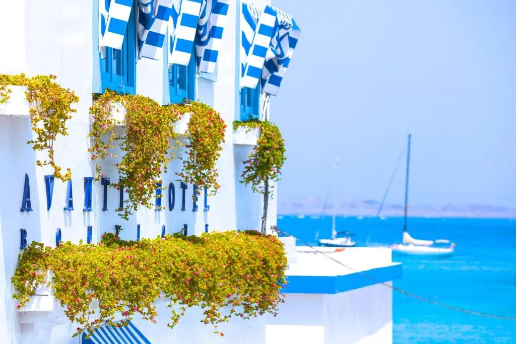 AVANTI Lifestyle Hotel