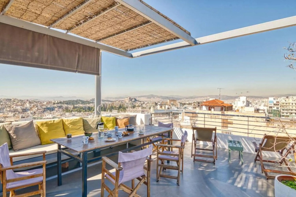 Pristine penthouse with Parthenon view by the pool