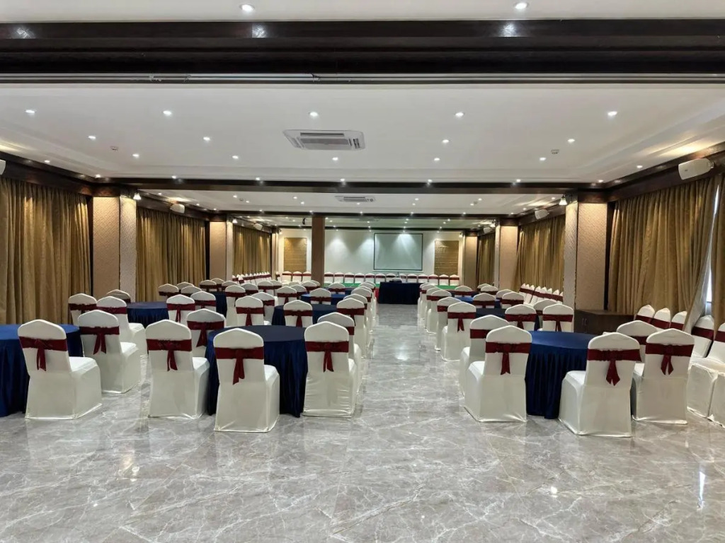 Monday Hotels Amalapuram Heights