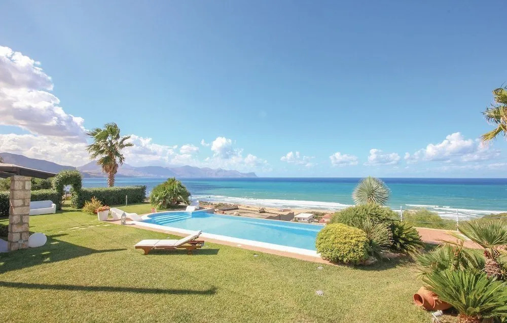 Villa Malù - villa con piscina sul mare