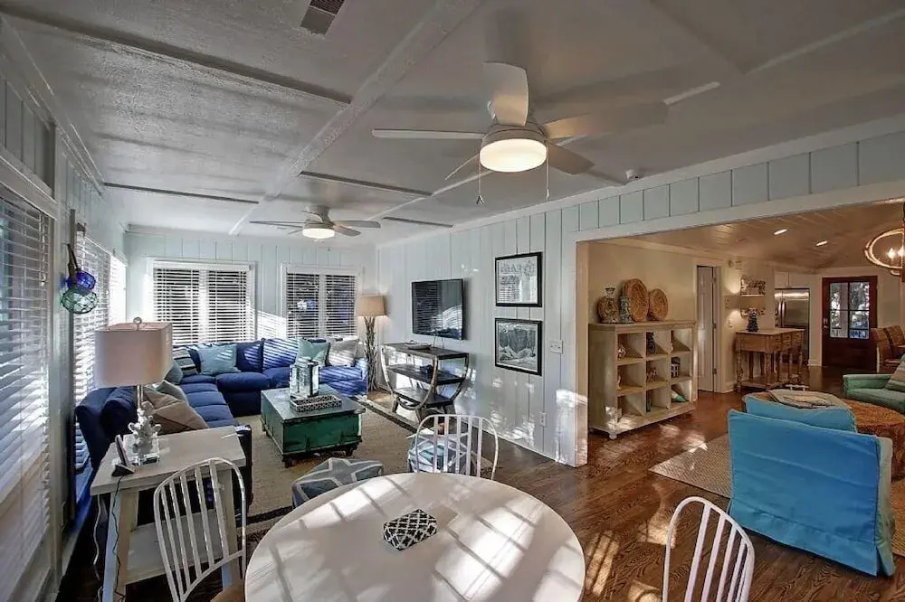 35 Twin Oaks