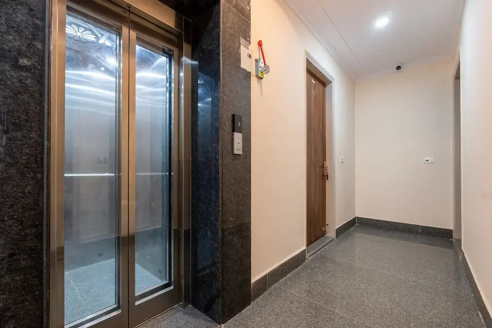 Hotel Park Tree I Sec-63A I Noida I Couple Friendly and Corporate Rooms available