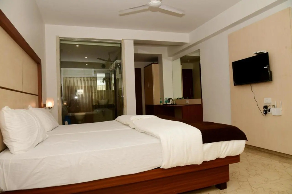 Hotel Monarch Center Point near Dahanu Beach, Bordi