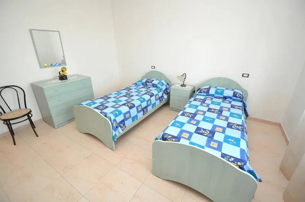 Villa Magnolia 1 Sleeps 8 Close to the sea