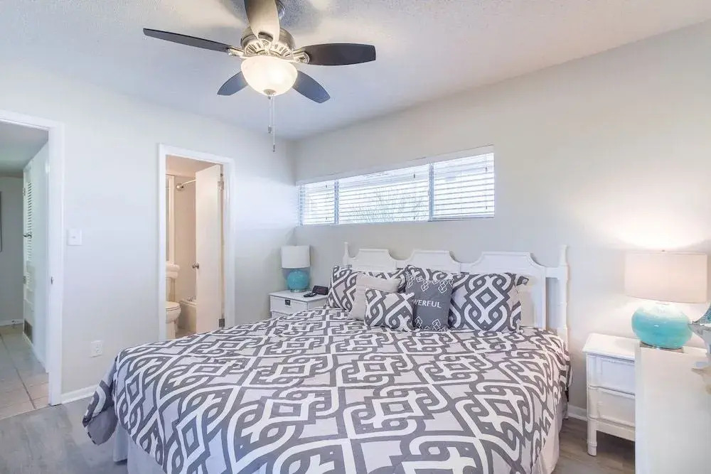 Gulf Shore Condo #2A - 2 Br condo by RedAwning
