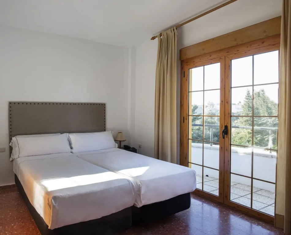 Hotel Tugasa El Almendral