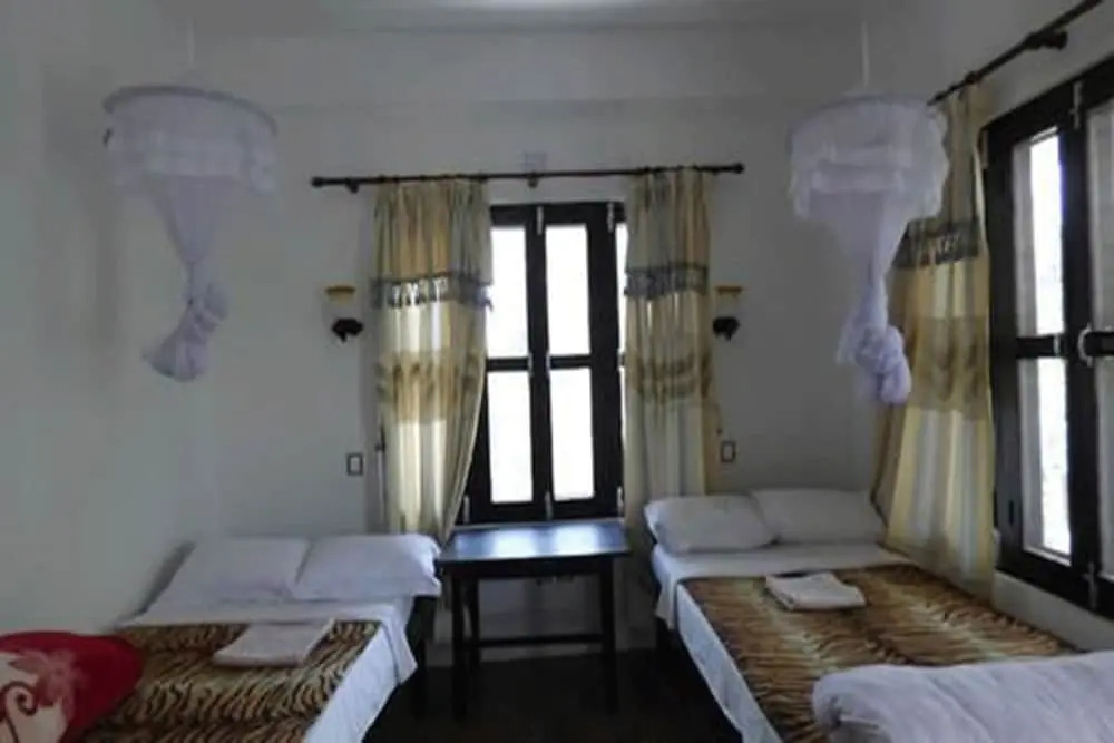 Chitwan Gaida Lodge - Animal Lovers & Birdwatchers Paradise