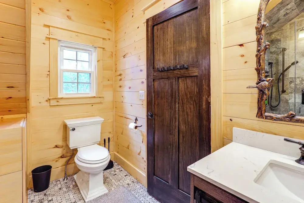< 5 Mi to Whiteface Mtn Resort: Cabin-style Apt