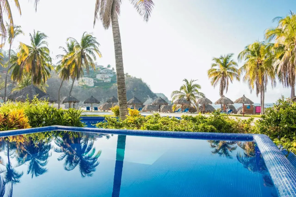 Camino Real Zaashila Huatulco