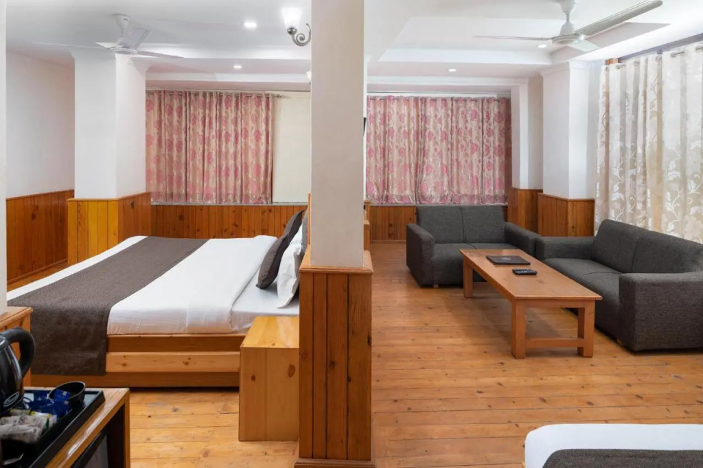 The Posh Hotel near Mall Road with Hassle Free Covered Parking