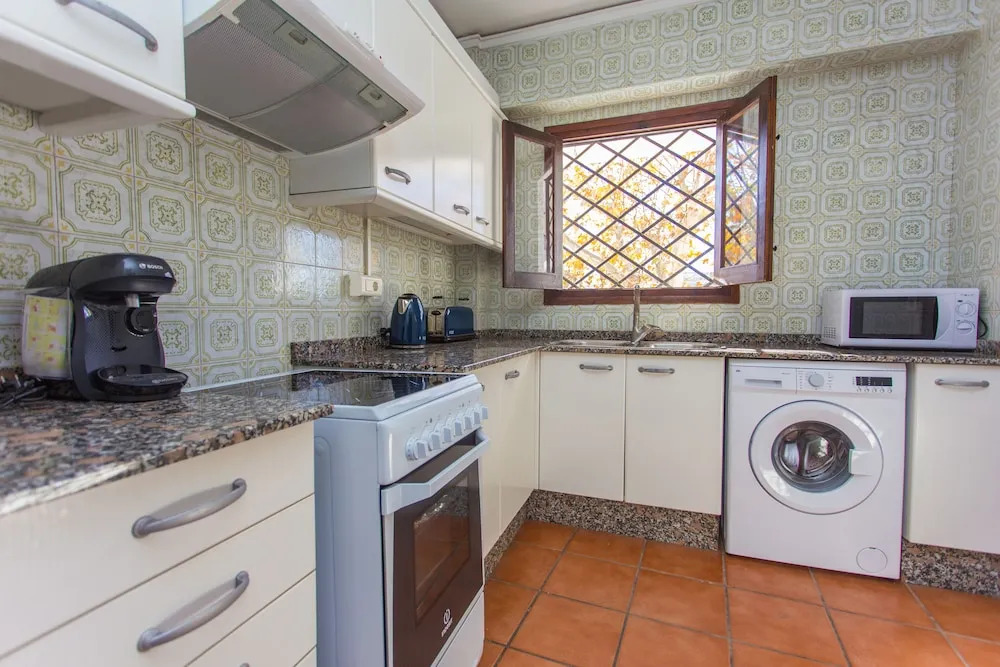 Townhouse with roof terrace 300m Arenal