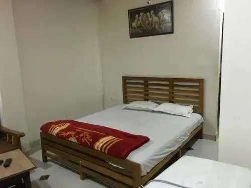 Shreyansh Hotel