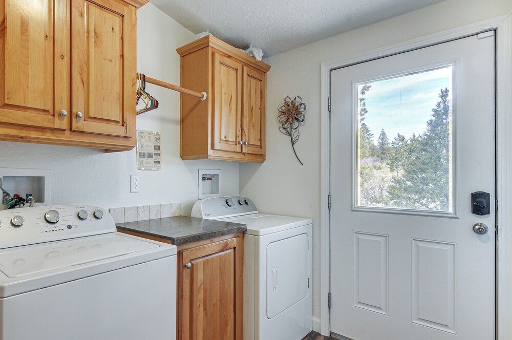 Secluded Boulder House - Next to National Forests!
