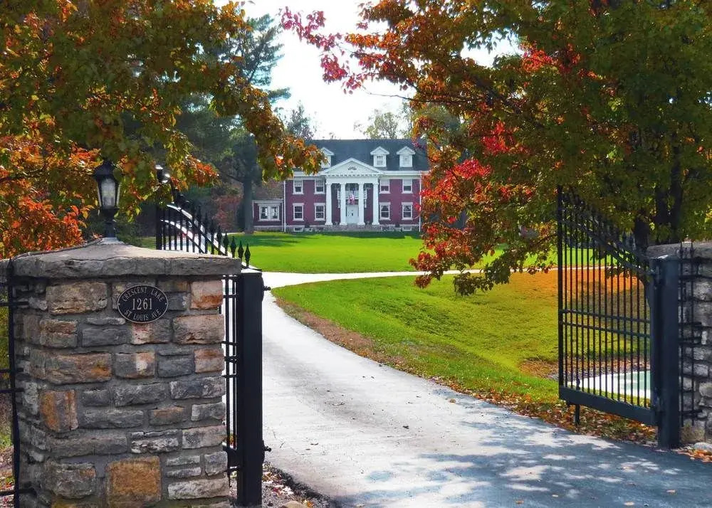 Inn on Crescent Lake Bed and Breakfast