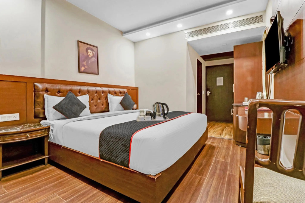 Townhouse 735 Hotel Blue Inn