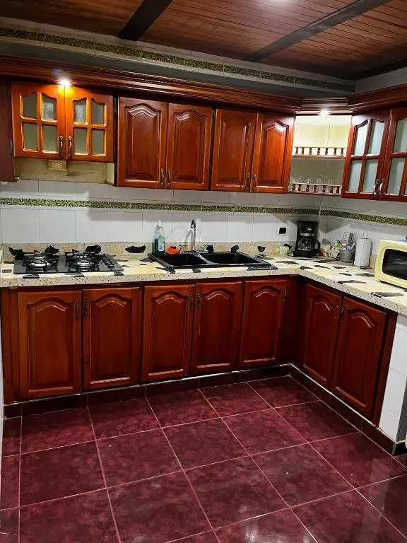 Hermoso apartamento con terraza vía TERMALES