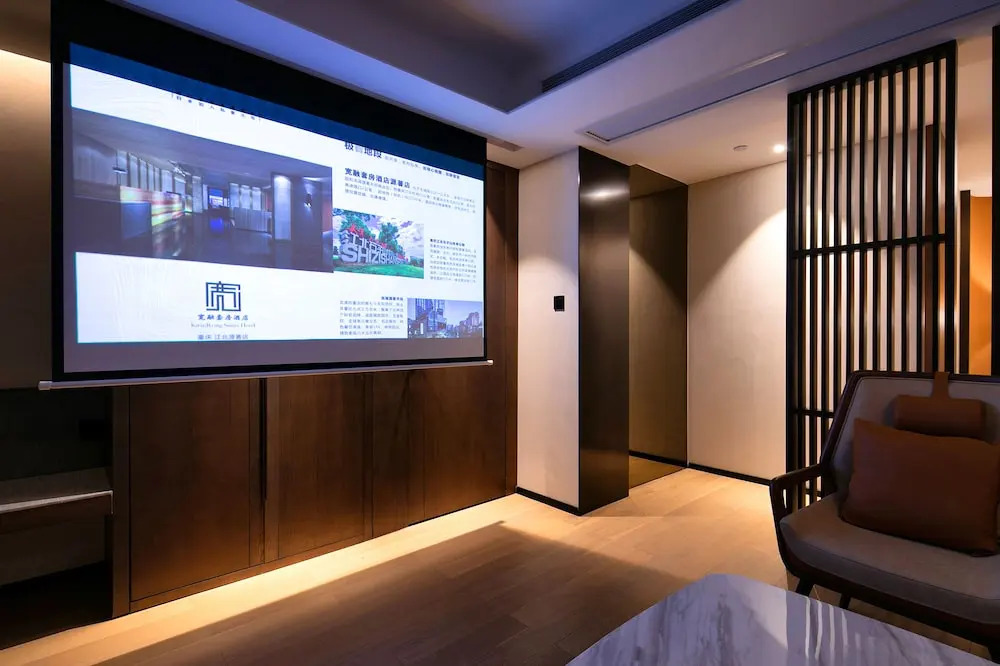 chongqing kuanrong luxry suit hotel