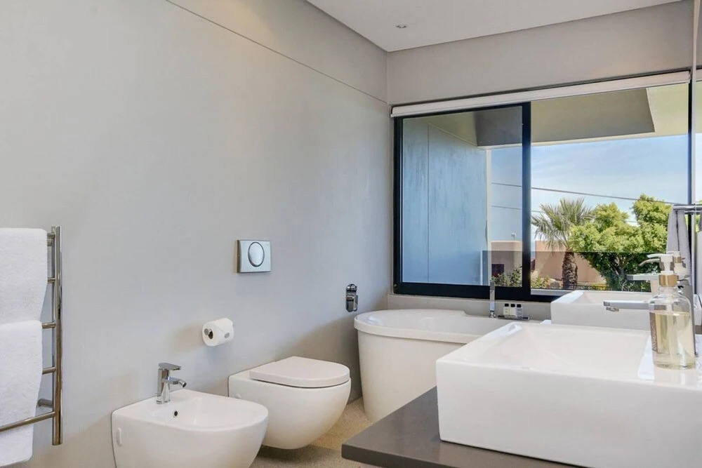 Modern Spacious Holiday Apartment With Fantastic Views Deck and Pool Malindi