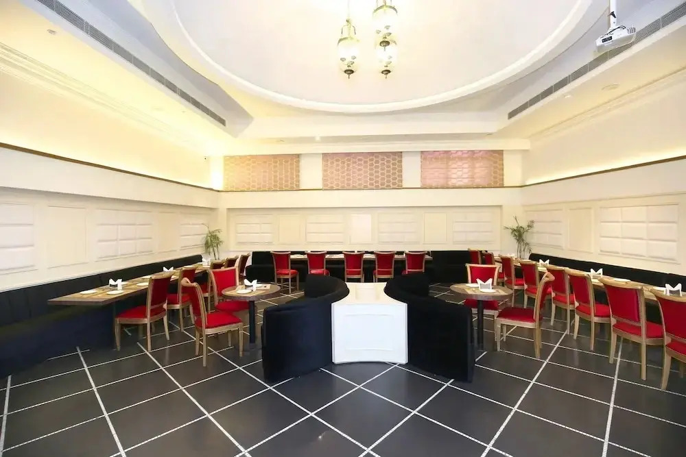 Hotel Jane Royale by OYO Rooms