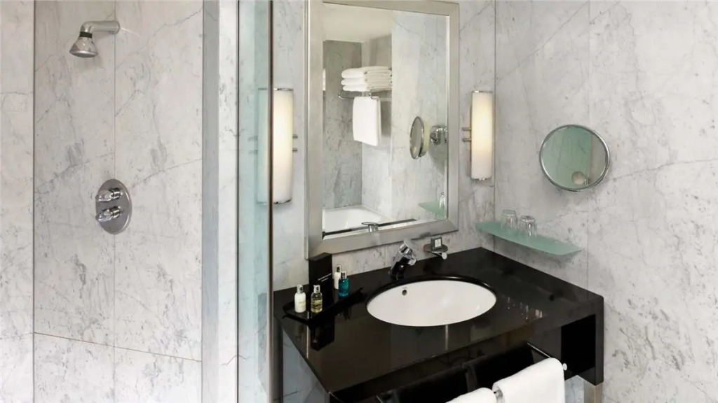 The Park Tower Knightsbridge, a Luxury Collection Hotel, London