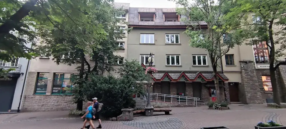 Guest Rooms and Family Apartments