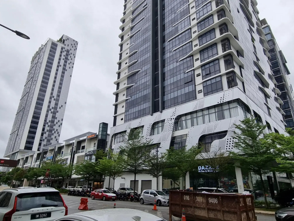 Studio-Auroraplace-KL-bukitjalil-Pavilion2-infinitypool