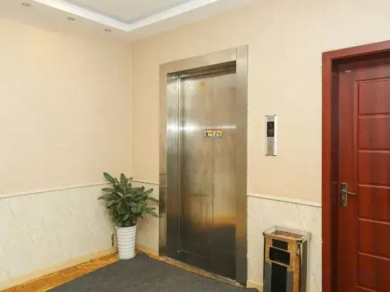 Yu County Yue Yue Business Hotel