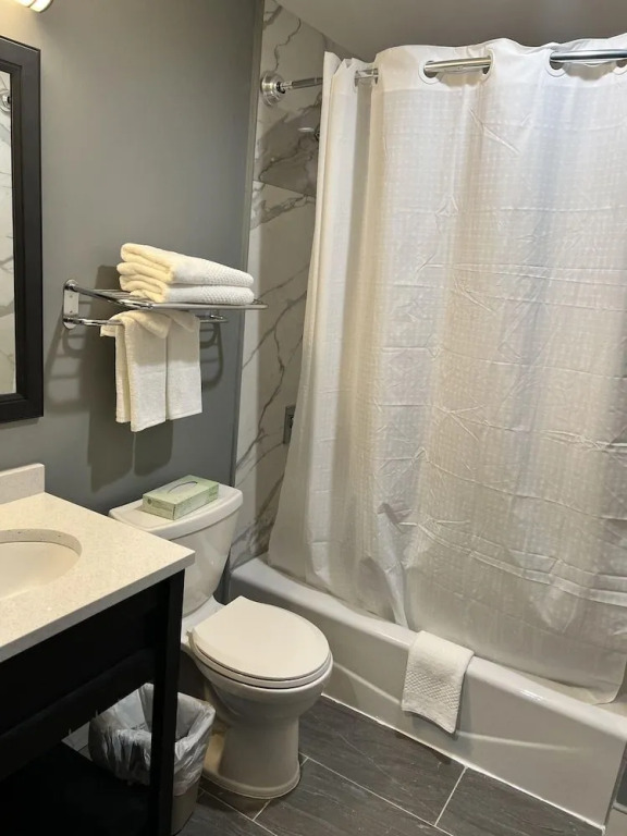 Deluxe Inn & Suites - Long Island City NYC