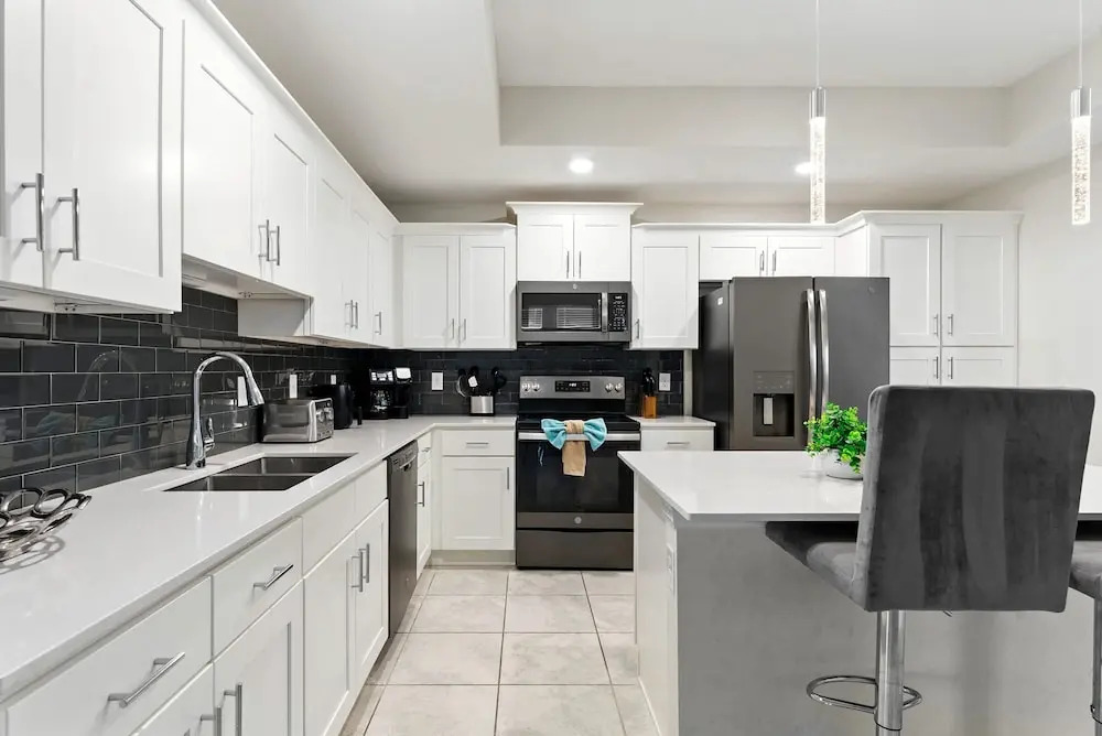 Beautiful Lakeview Retreat Near Disney