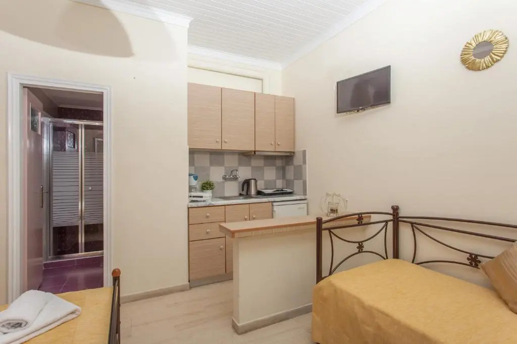 Tasoula Studios & Apartments