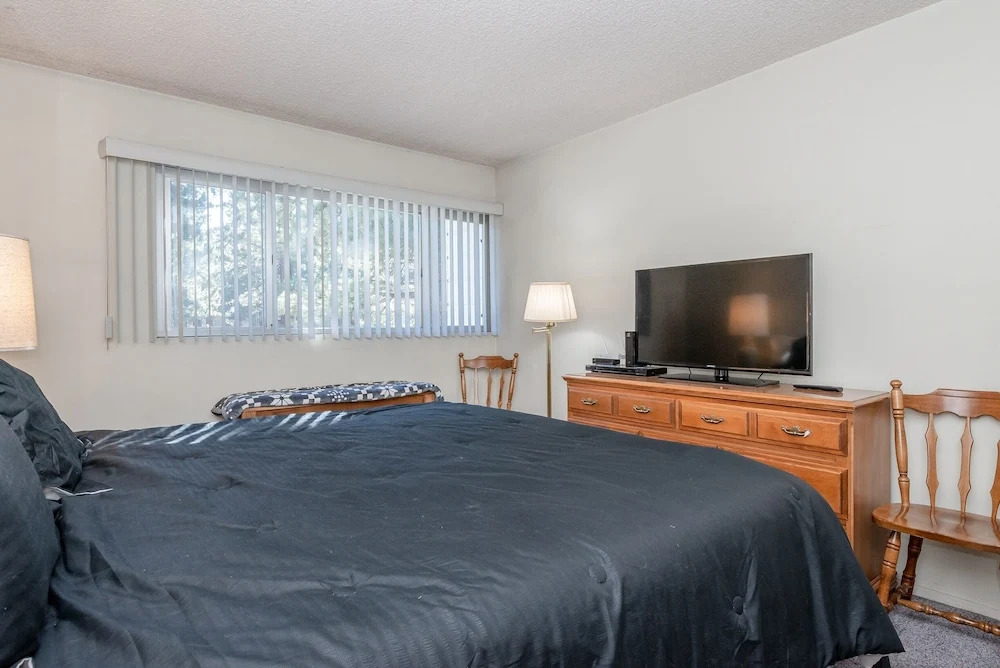 New Listing! Downtown Condo w/ Fireplace & Pool condo