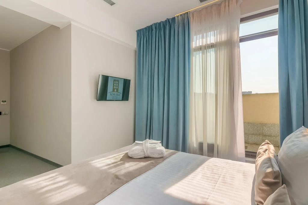 New Era Hotel Old Town - parking with fee nearby - NOT at the hotel