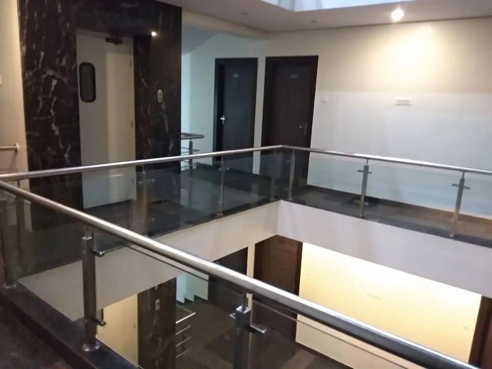 JK Rooms 121 Hotel Shaheen International