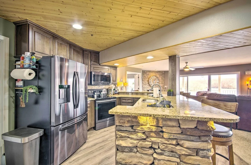 Stunning Lake Views: Spacious Osage Beach Condo!