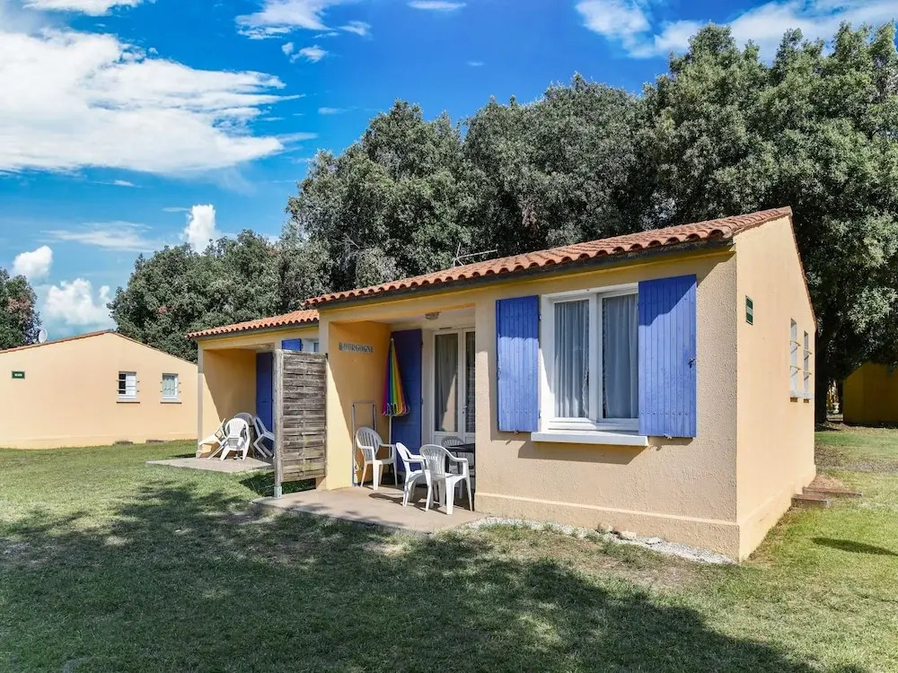 Holiday Home With Pool in Saint-savinien