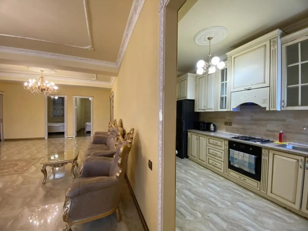 AL SHEIKH 5 BEDROOM LUXURY APARTMENT 1