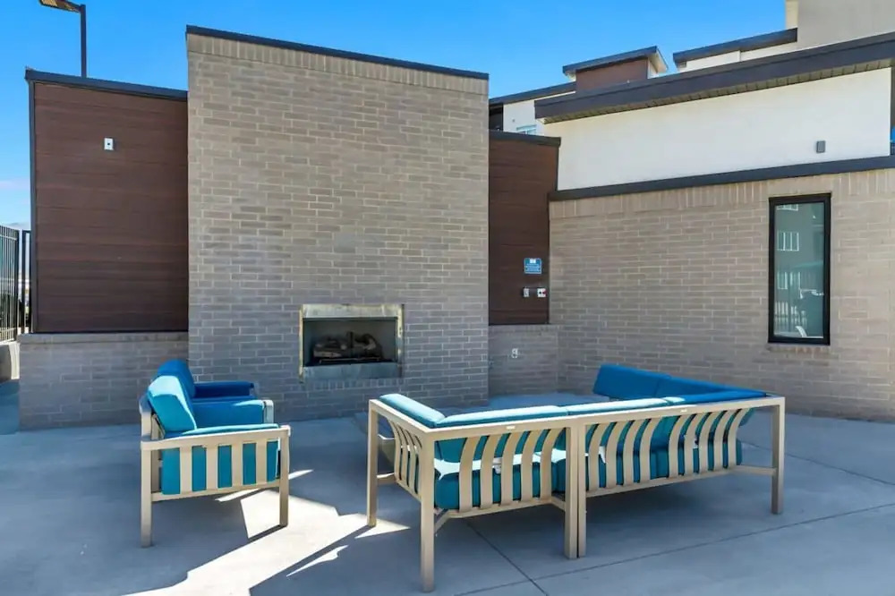 C406 at The Heights by CDH