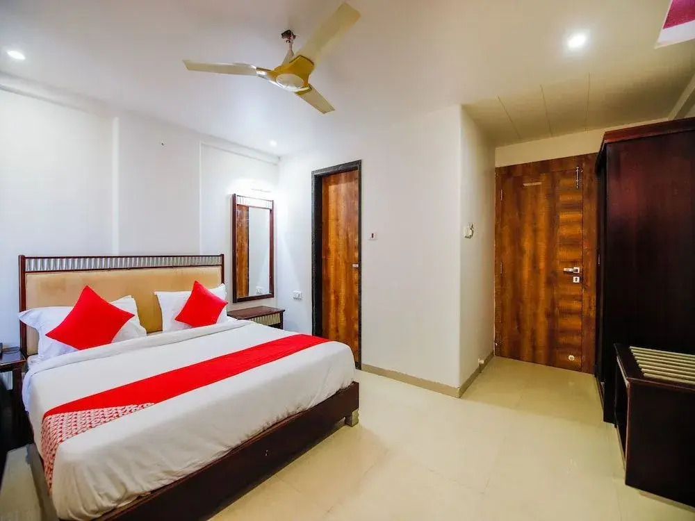 Metro By OYO Rooms