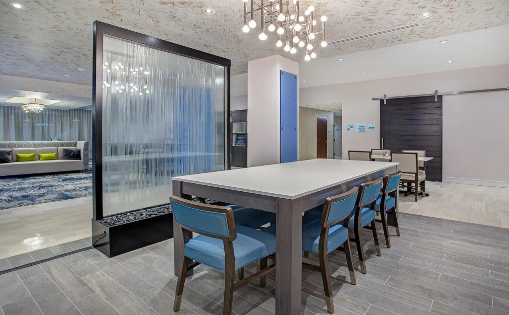 Holiday Inn Express & Suites Covington by IHG